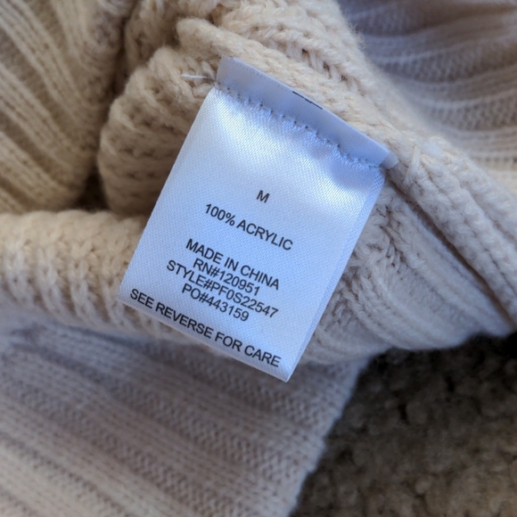 🌼Medium Cream Knitted Sweater🌼 - Picture 5 of 8